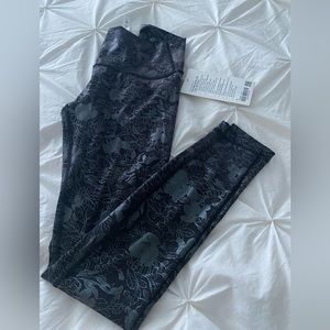 Nwt lululemon size 4